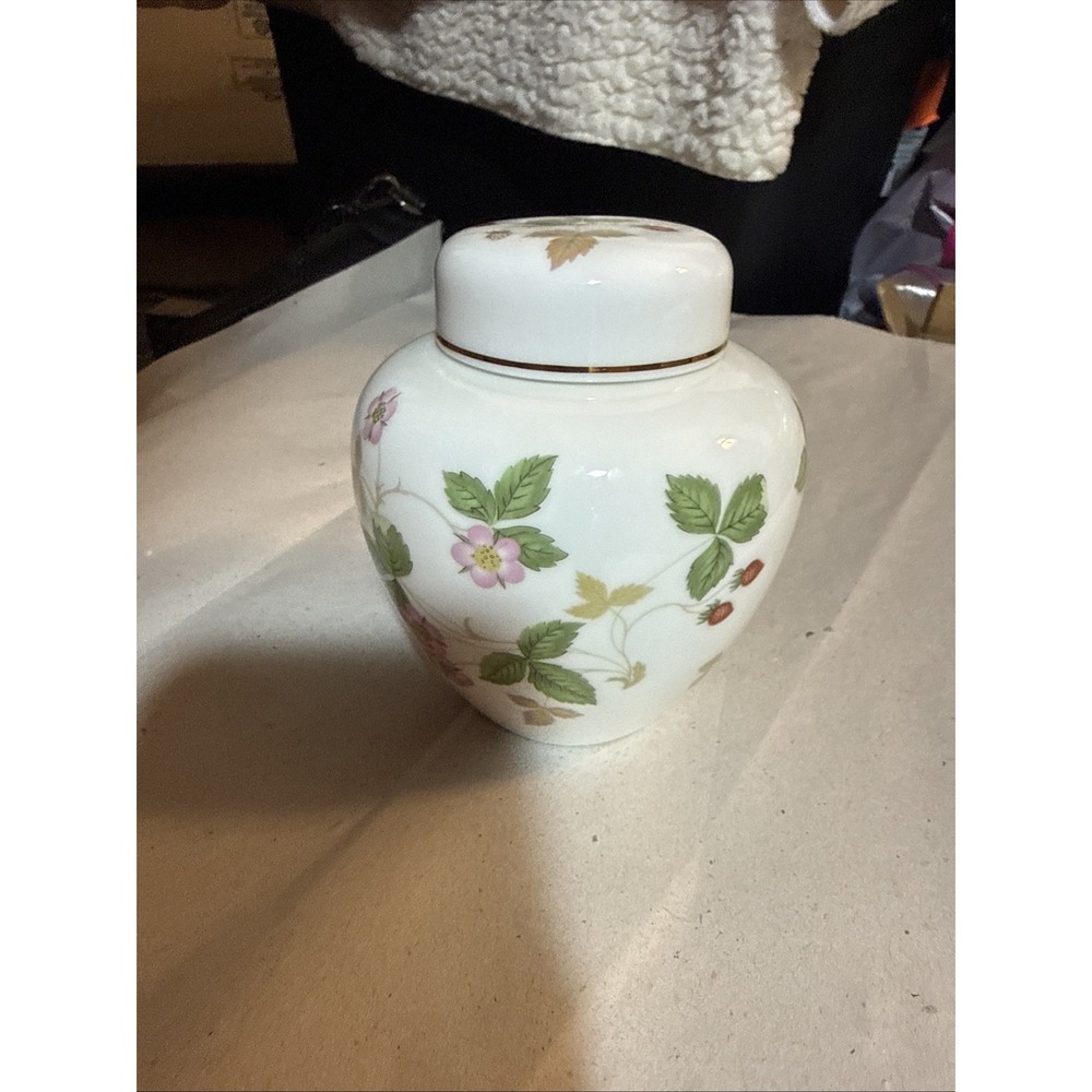 Wedgwood Bone China Wild Strawberry 5" Ginger Jar With Lid Made In England
